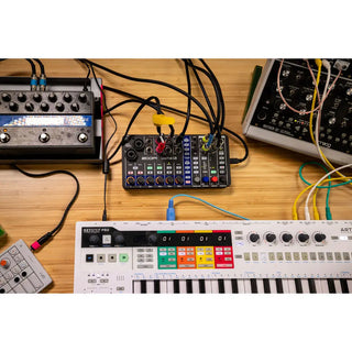 Zoom LiveTrak L-6 Portable 6-Channel Digital Mixer and Multitrack Recorder