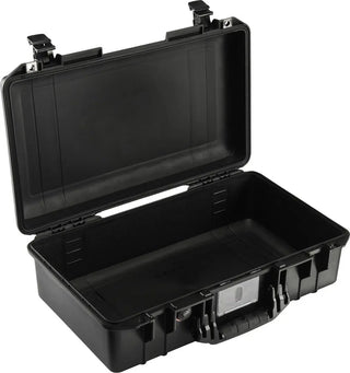 Pelican 1525 Air Case with NO Foam in Black